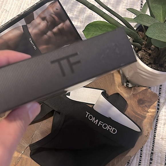 Tom Ford - Picture 4 of 7